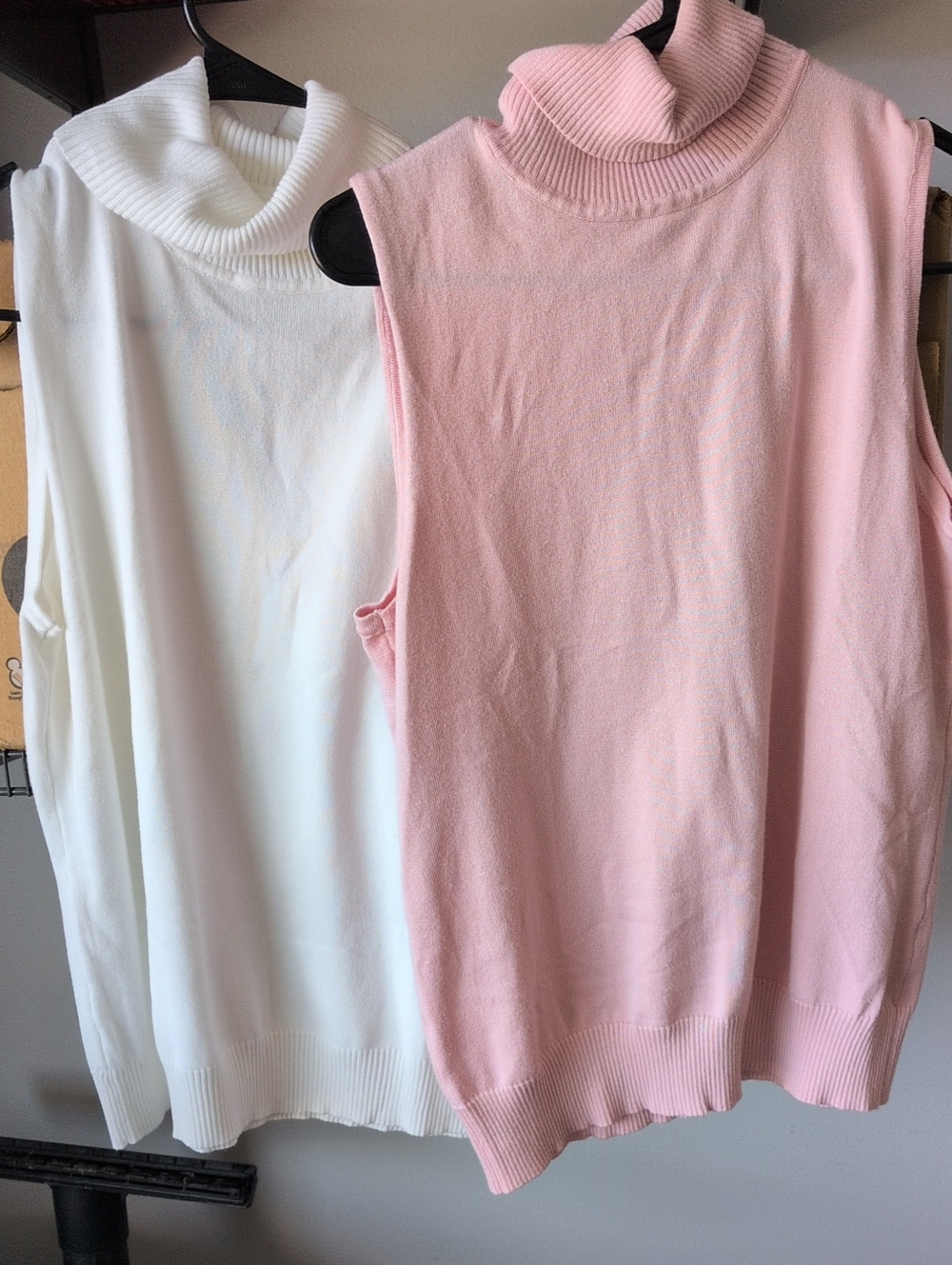 Sleeveless Turtleneck Knit Top — Pink & White
